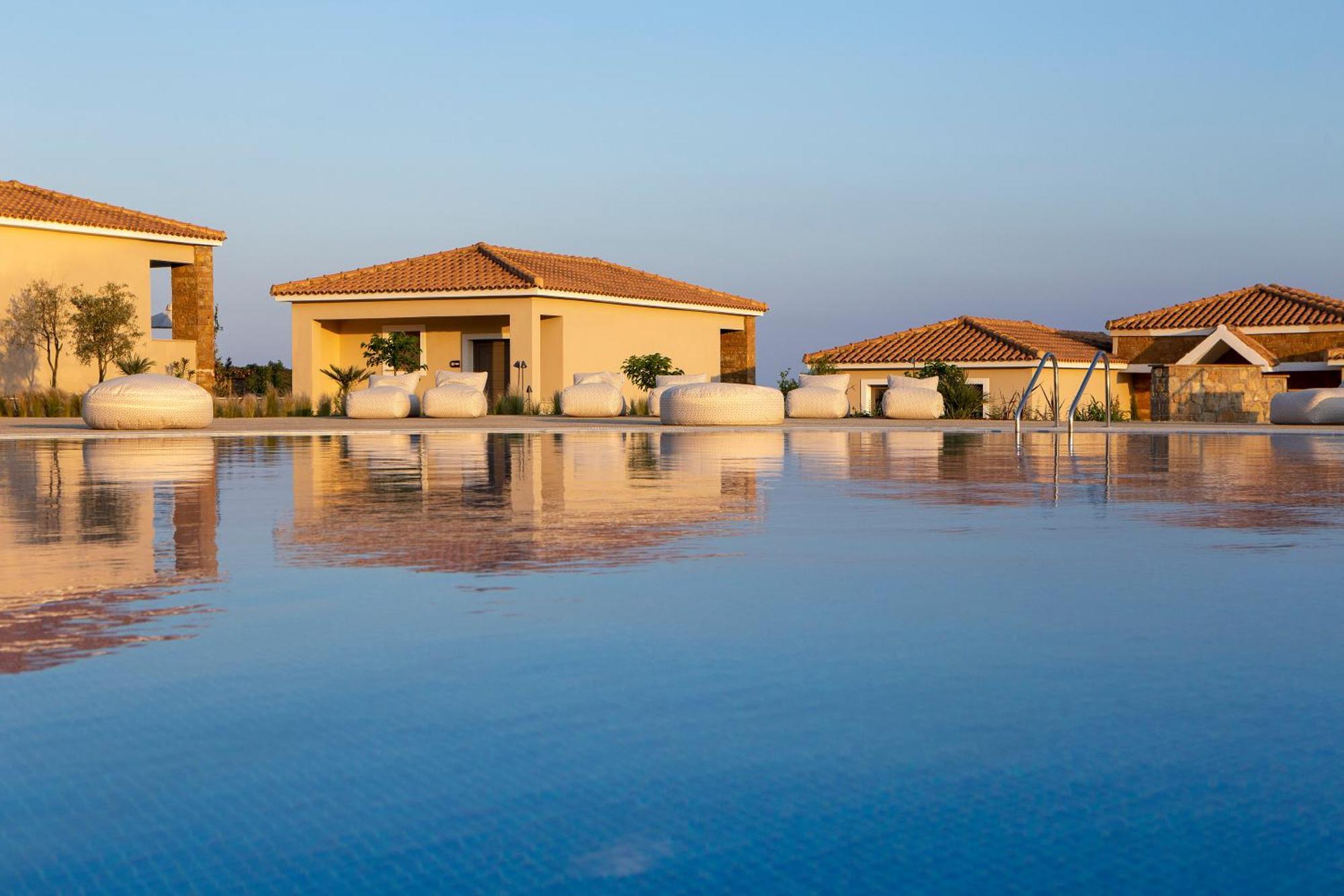 Ajul Luxury & Resort, A Registry Collection Hotel 5*